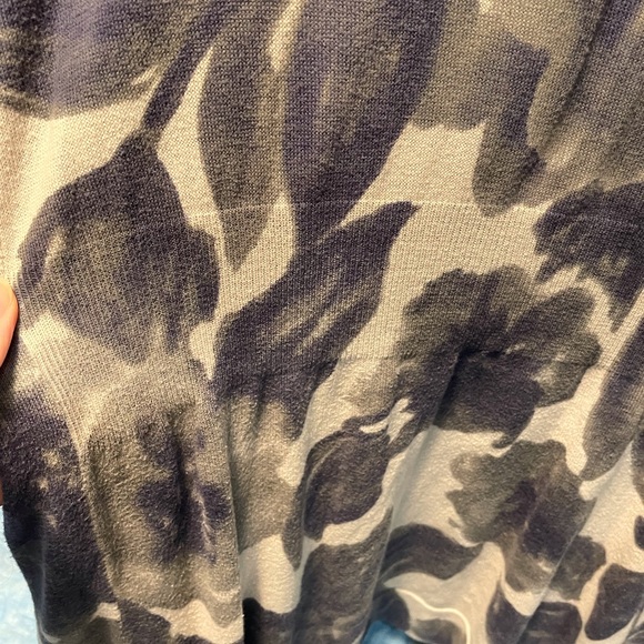 Vera Wang Watercolor Cardigan - Picture 5 of 7